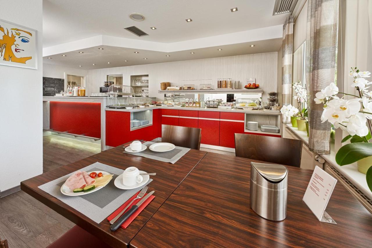 נוינבורג אם ריין Hotel Touristik מראה חיצוני תמונה
